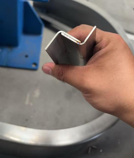 不锈钢双板层叠切割工艺:内夹角90°切割难题的解决方案 不锈钢双板层叠切割工艺:内夹角90°切割难题的解决方案
