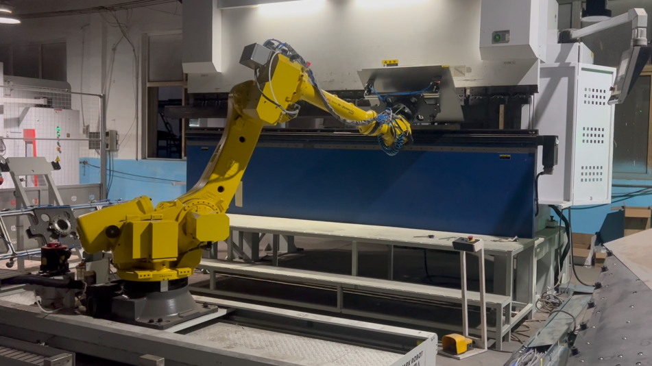 斯塔克机器人自动折弯工作站