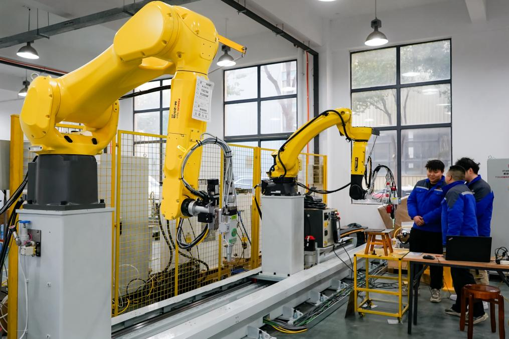 斯塔克机器人三维激光切割机