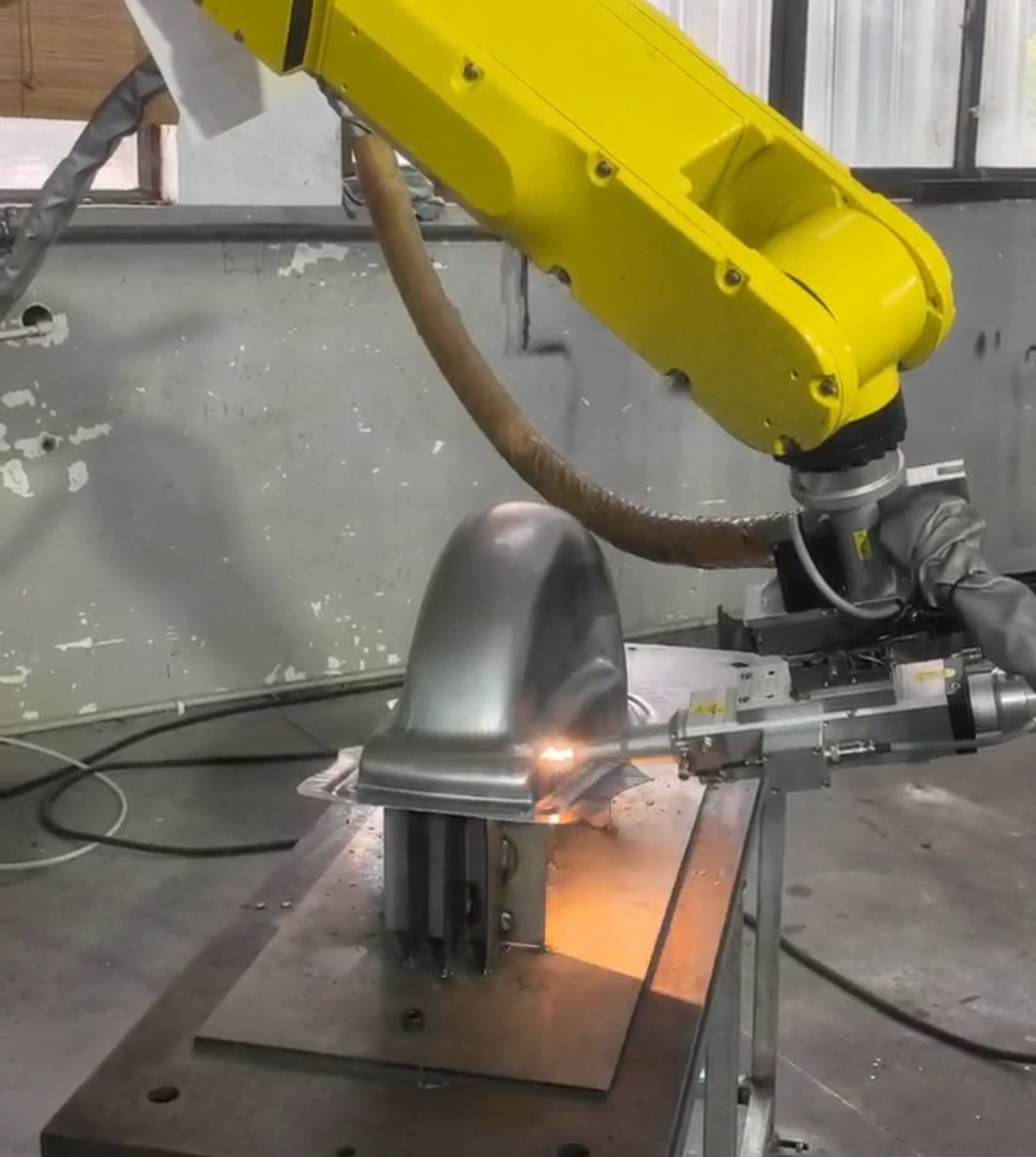 新国标电动车挡泥板加工新工艺