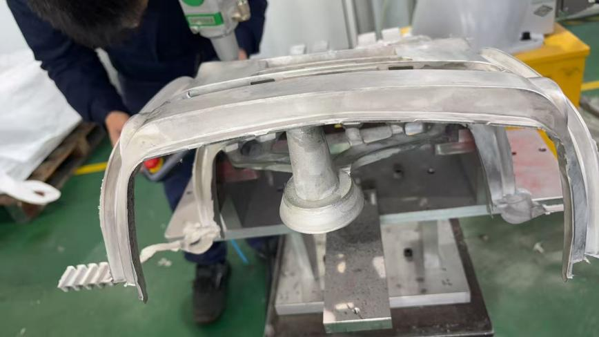 三维激光切割机：破解镁合金压铸件加工痛点